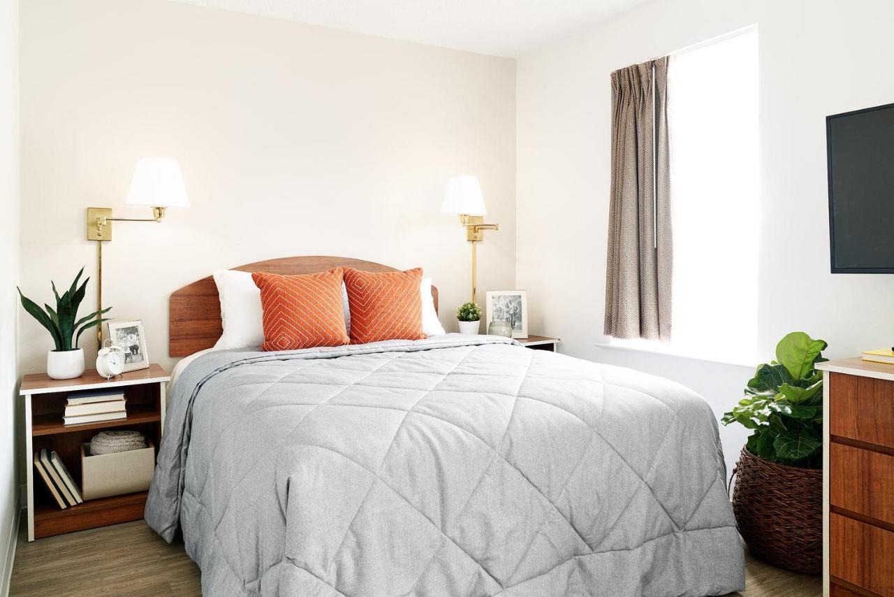 Intown Suites Extended Stay San Antonio Tx - Airport Экстерьер фото